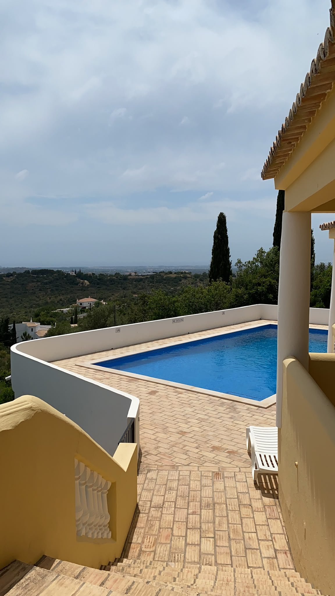 The villa's real covered terrace, Casa das Rochas